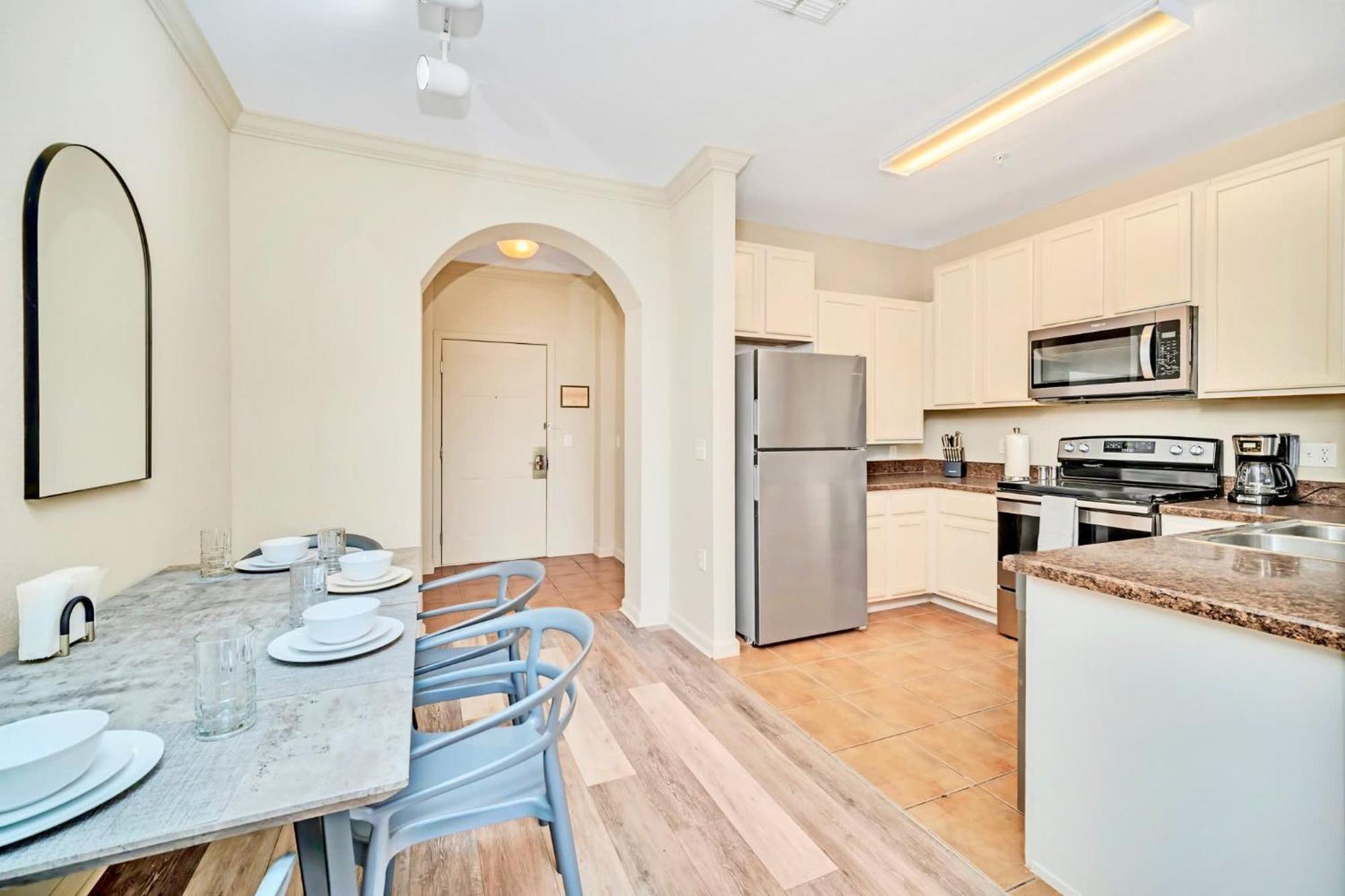 Bright Condo - 2Br With Pool & Hot Tub, Near Disney! Orlando Buitenkant foto